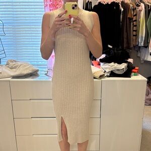 Olive & Oak Beige Sleeveless Midi Dress